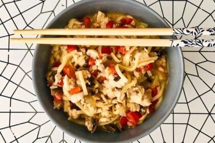 Recette wok de nouilles poulet miso aux légumes